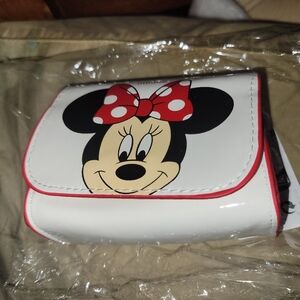 Minnie Mouse DIisney Mini Purse New in Package Little Girls or Disney Lovers